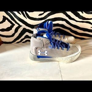 Unser armor high sneakers size 4Y